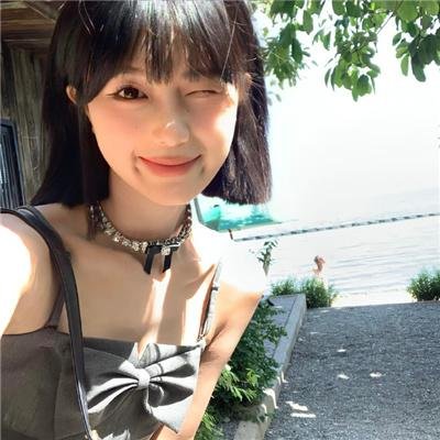 倒挂的爱丽丝